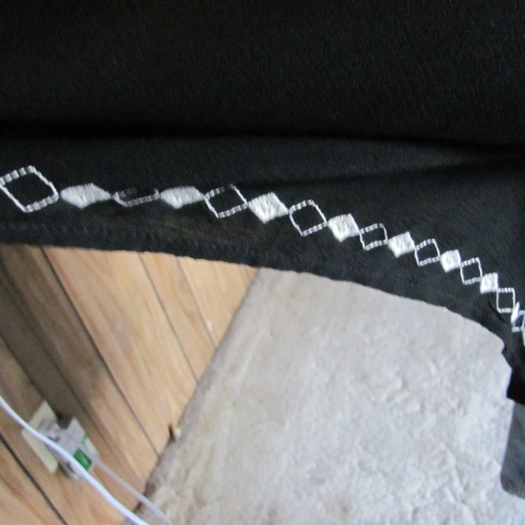 Origami By Vivian  LADIES LACE AND FRINGE VEST  SI - Picture 6 of 8